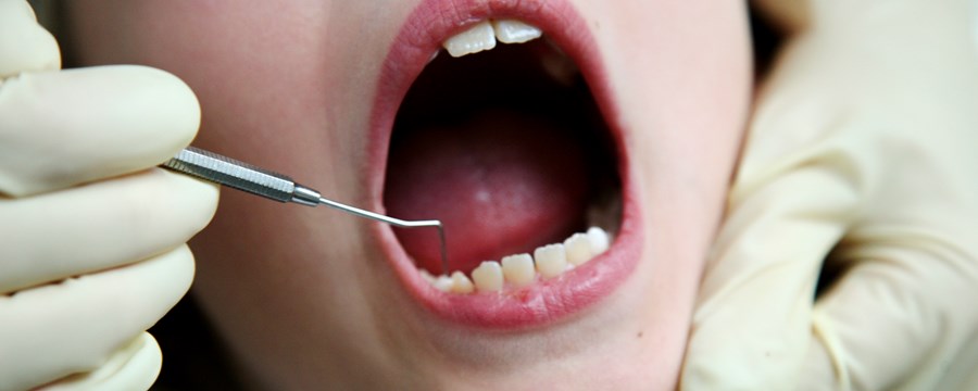 Tandlægeundersøgelse af barn