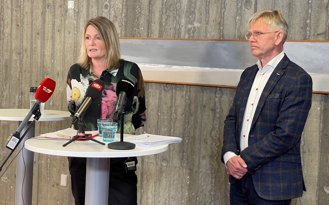 Foto af Birgit S. Hansen og Carsten Dybvad til pressemøde onsdag den 24. april 2024