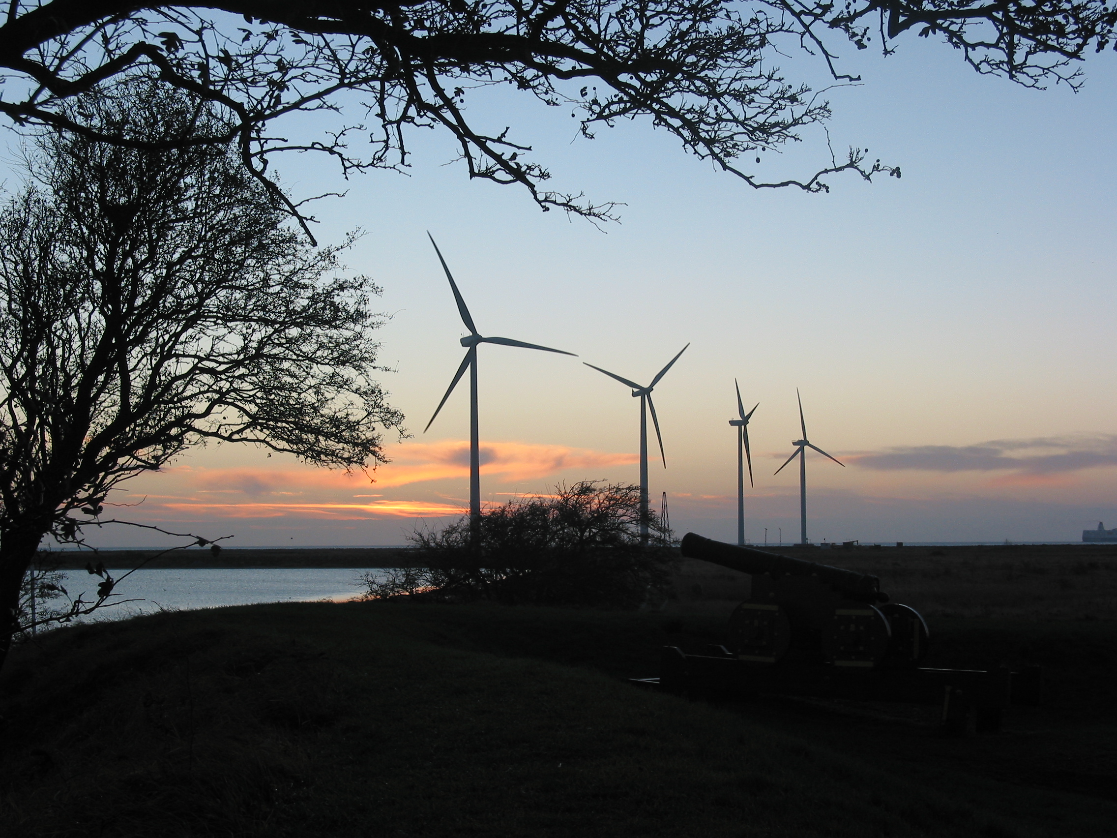 De fire vindmøller i Frederikshavn set fra Nordre Skanse