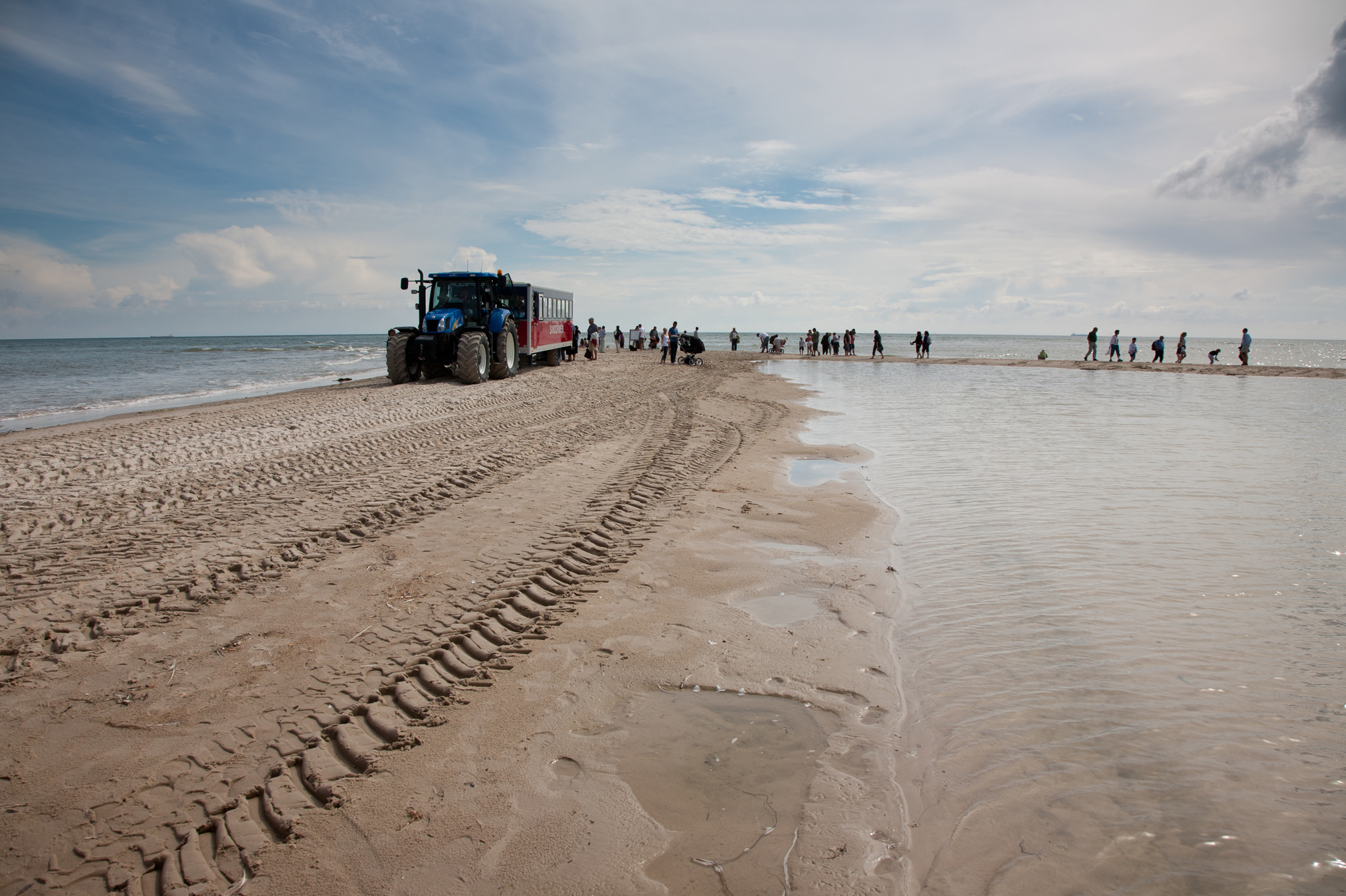 Sandormen på Grenen med besøgende